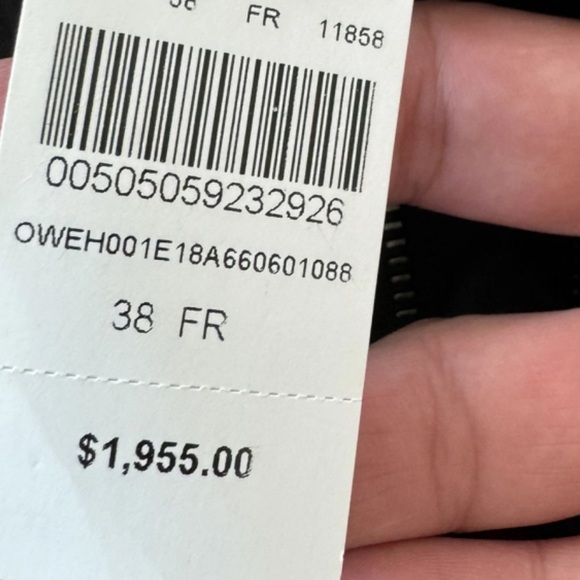 Off White
"Woman" Floral-Embroidery Ripstop Puffer Bomber Jacket - Picture 16 of 16